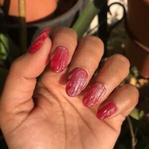 RED SEASHELL NAILS